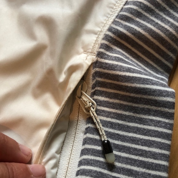 LULULEMON vest - size 4 - Picture 3 of 6